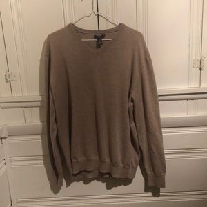 V neck gap sweater